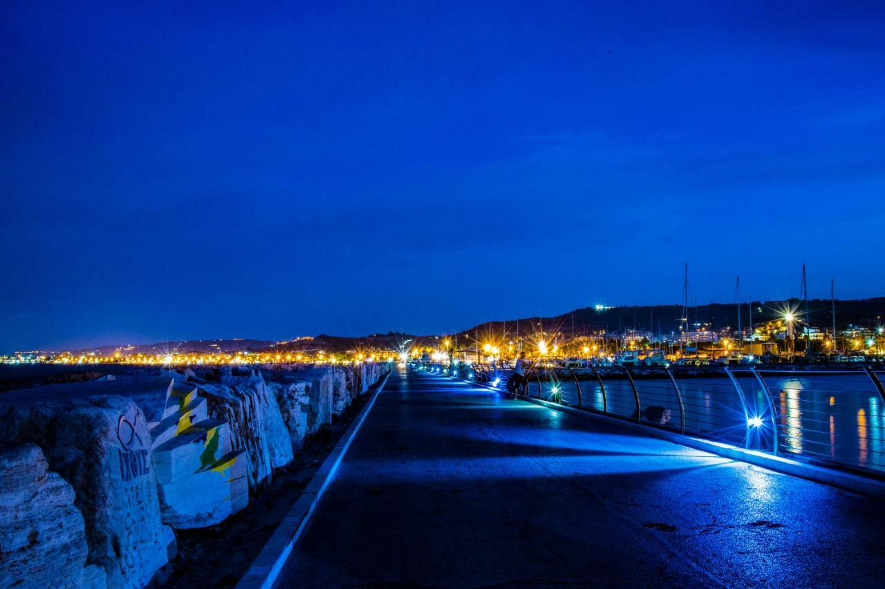 Mare D'Amare Bed and Breakfast San Benedetto del Tronto Exteriör bild